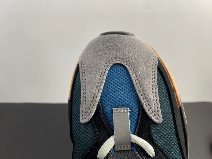 Adidas Yeezy Boost 700 V2 Sun GW WellDesigned 376