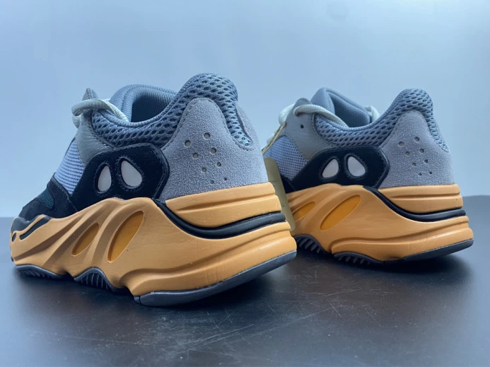 Adidas Yeezy Boost 700 V2 Sun GW WellDesigned 376