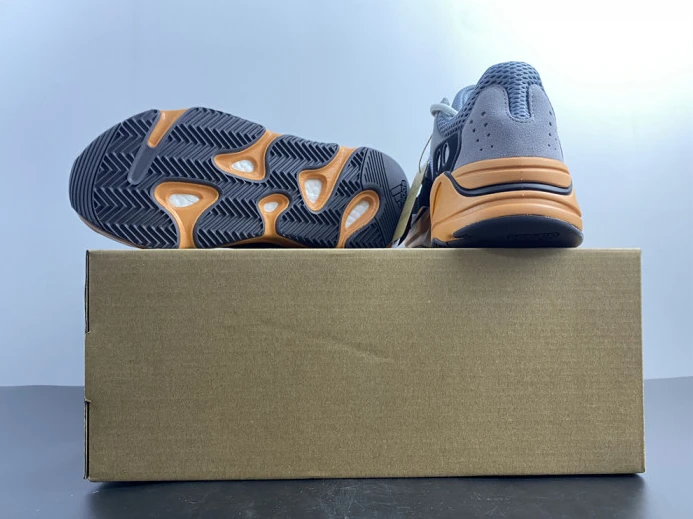 Adidas Yeezy Boost 700 V2 Sun GW WellDesigned 376