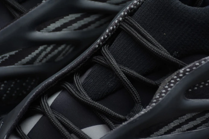 Adidas Yeezy Boost 700 V3 Black H SmartChoice 462