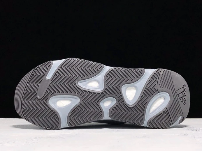 Adidas Yeezy Boost 700 v2 Hospital Blue FV SmartChoice 474