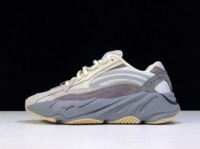 Adidas Yeezy Boost 700 v2 Tephra FU ModernLook 468