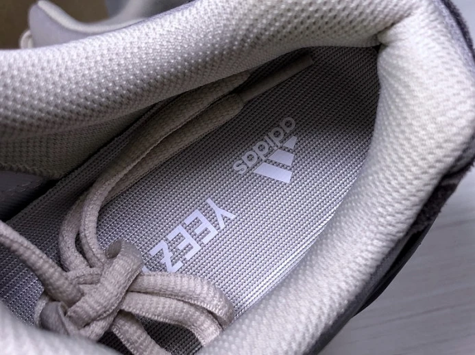 Adidas Yeezy Boost 700 v2 Tephra FU ModernLook 468