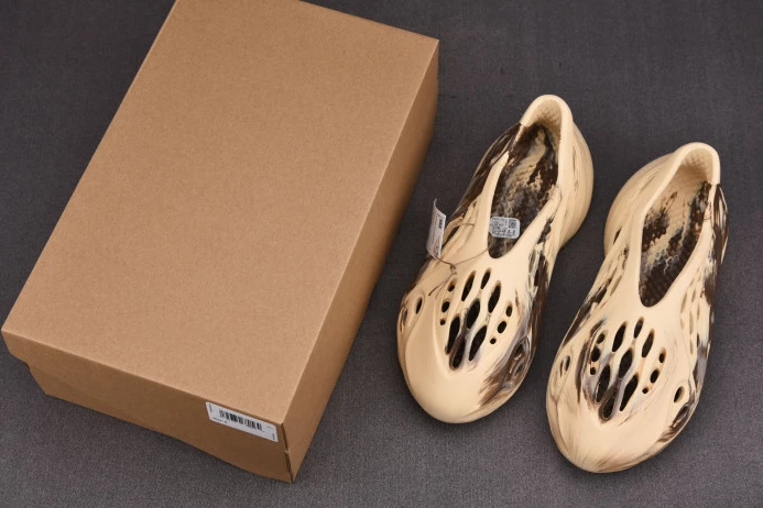Adidas Yeezy Foam RNNR MX Cream Clay GX Comfortable 396