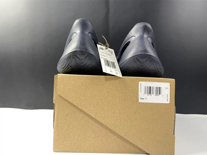 Adidas Yeezy Foam RNNR Mineral Blue GV Affordable 402