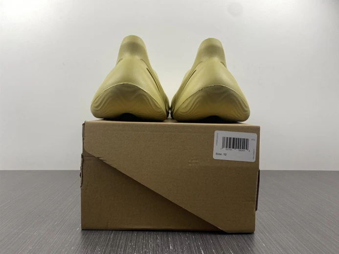 Adidas Yeezy Foam RNNR Sulfur GV BestValue 387