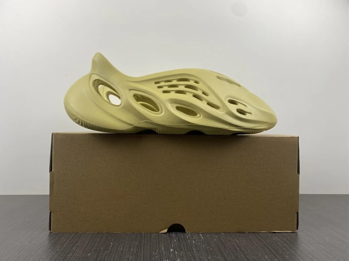 Adidas Yeezy Foam RNNR Sulfur GV BestValue 387