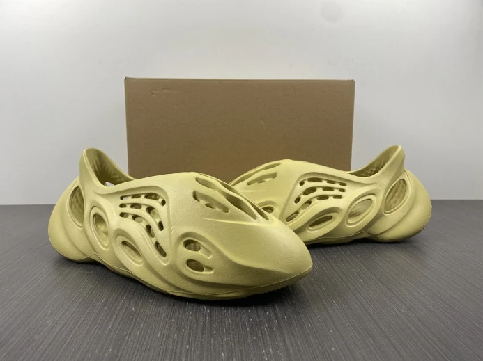 Adidas Yeezy Foam RNNR Sulfur GV BestValue 387
