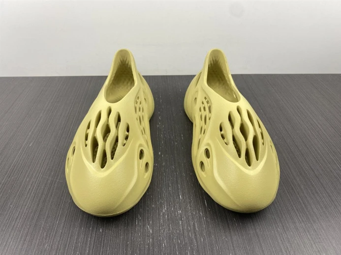Adidas Yeezy Foam RNNR Sulfur GV BestValue 387