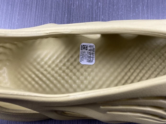 Adidas Yeezy Foam RNNR Sulfur GV BestValue 387