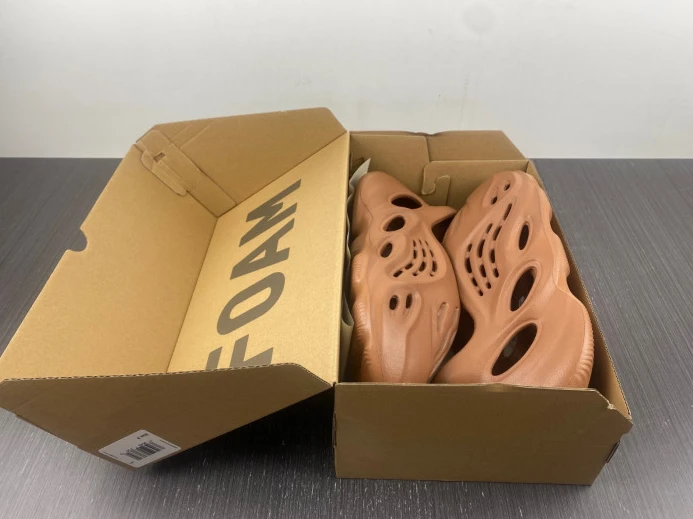 Adidas Yeezy Foam RNR Clay Red HP GoAnywhere 399
