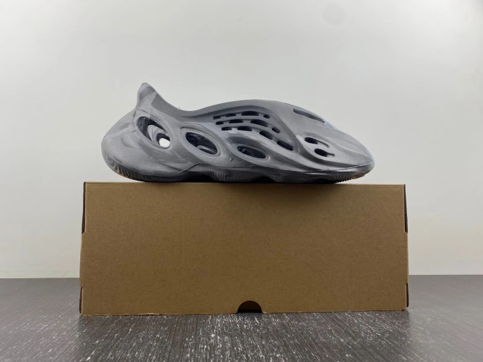 Adidas Yeezy Foam RNR MX Granite IE AllSeason 409