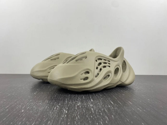 Adidas Yeezy Foam RNR Stone Salt GV TopPick 405