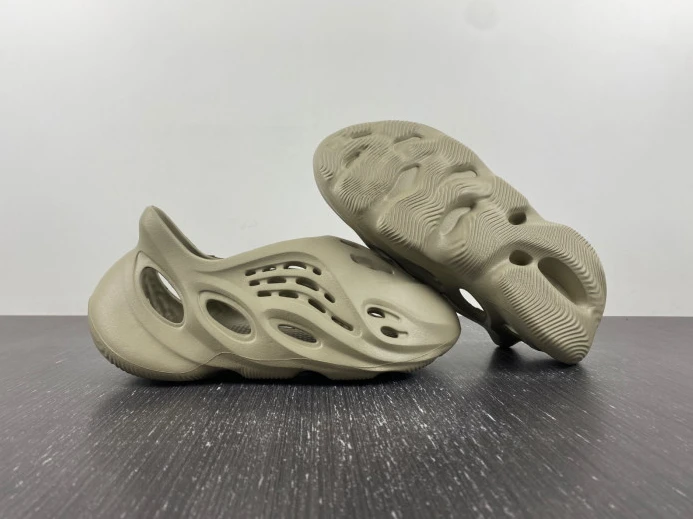Adidas Yeezy Foam RNR Stone Salt GV TopPick 405