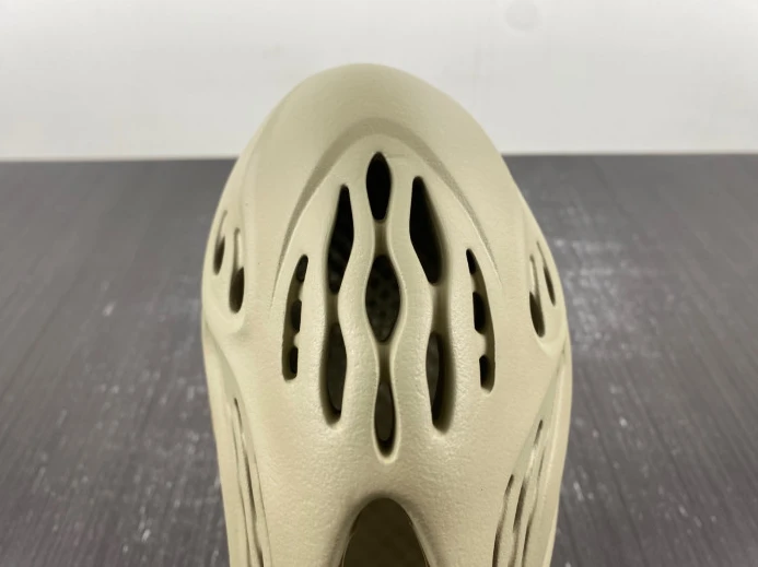 Adidas Yeezy Foam RNR Stone Salt GV TopPick 405