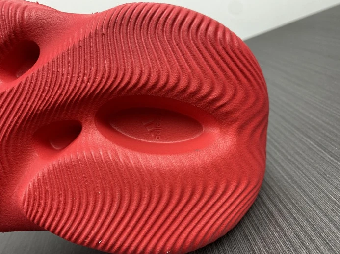 Adidas Yeezy Foam Red CW Comfortable 400