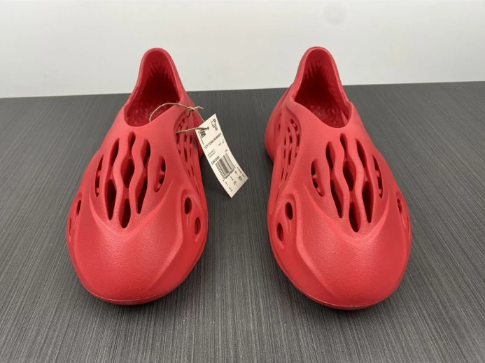 Adidas Yeezy Foam Red CW Comfortable 400