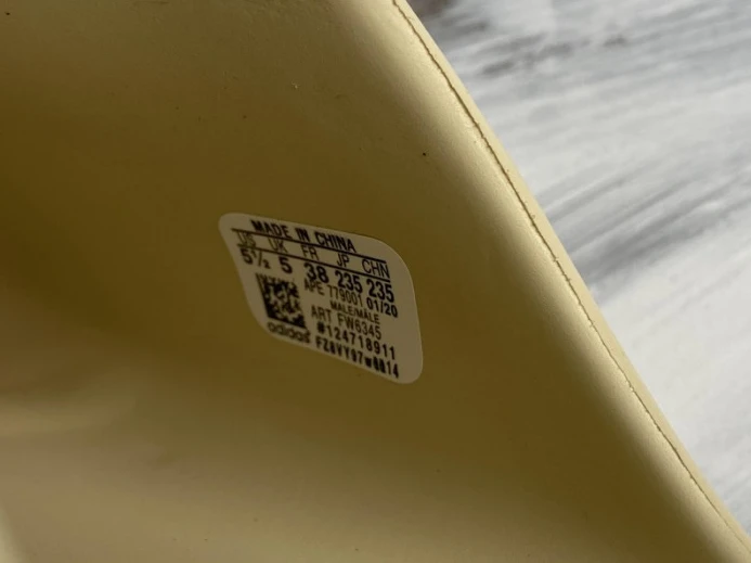 Adidas Yeezy Slide Bone FW ModernLook 485