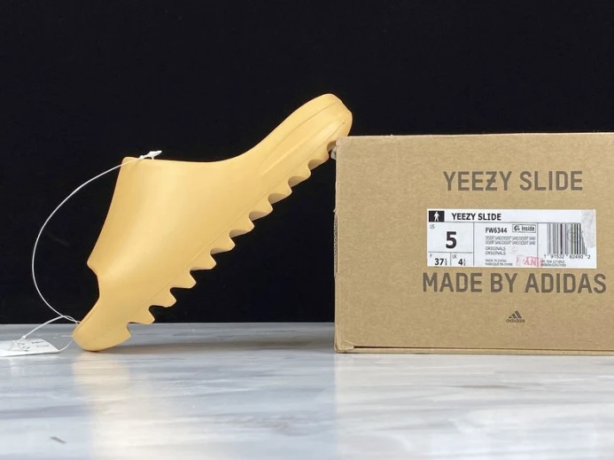 Adidas Yeezy Slide Desert Sand FW Comfortable 486