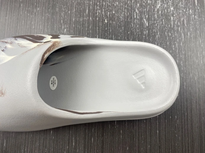Adidas Yeezy Slide GZ SportInspired 385