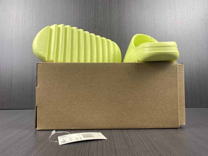 Adidas Yeezy Slide Green GX ModernLook 388
