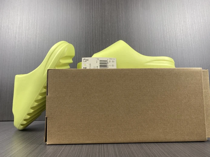 Adidas Yeezy Slide Green GX ModernLook 388