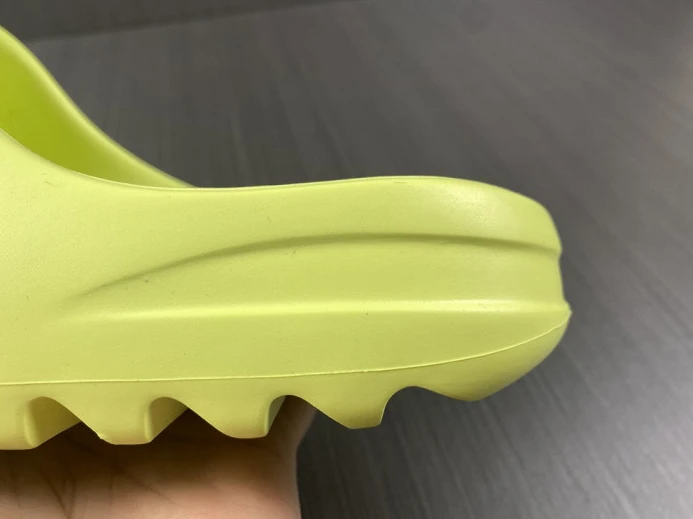Adidas Yeezy Slide Green GX ModernLook 388