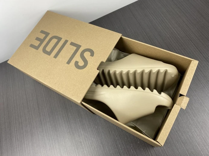 Adidas Yeezy Slide Pure GW StreetReady 407