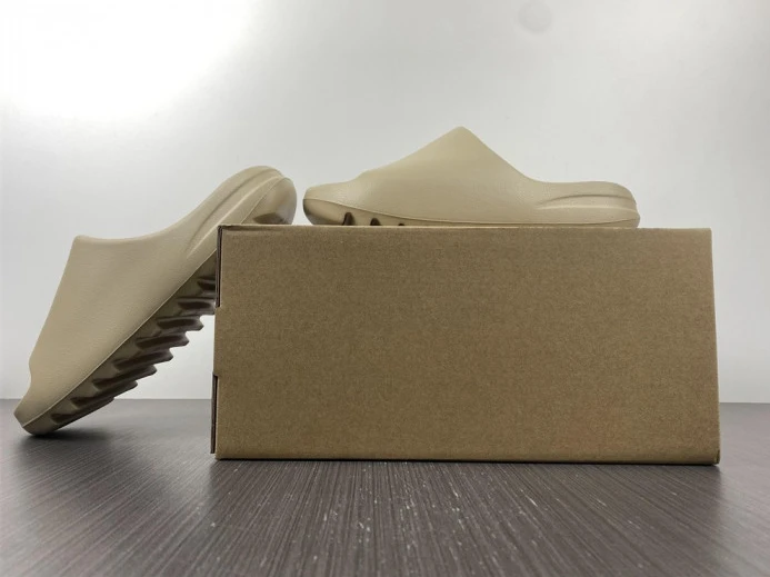 Adidas Yeezy Slide Pure GW StreetReady 407