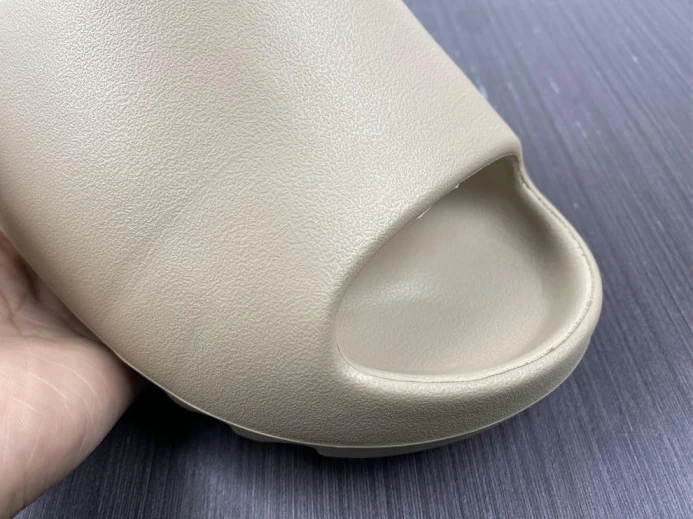 Adidas Yeezy Slide Pure GW StreetReady 407