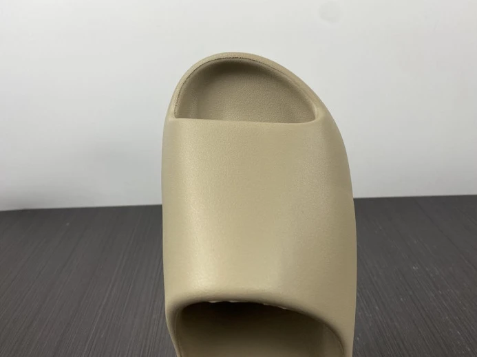Adidas Yeezy Slide Pure GW StreetReady 407