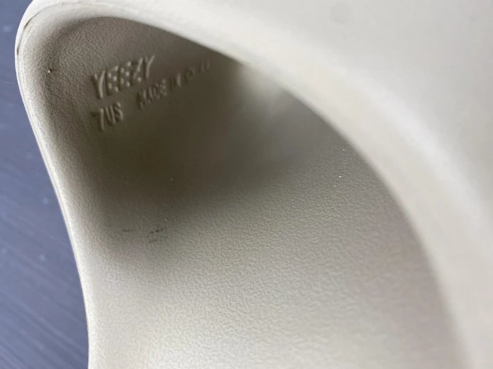 Adidas Yeezy Slide Pure GW StreetReady 407