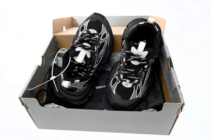 Affordable BLCG 3XL SNEAKER 734733 W2RB5 2757