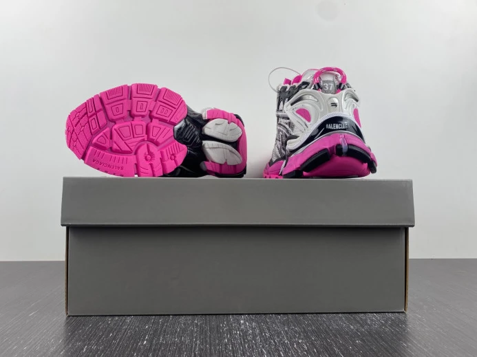 Affordable BLCG RUNNER SNEAKER 677402 W3RBW 2680
