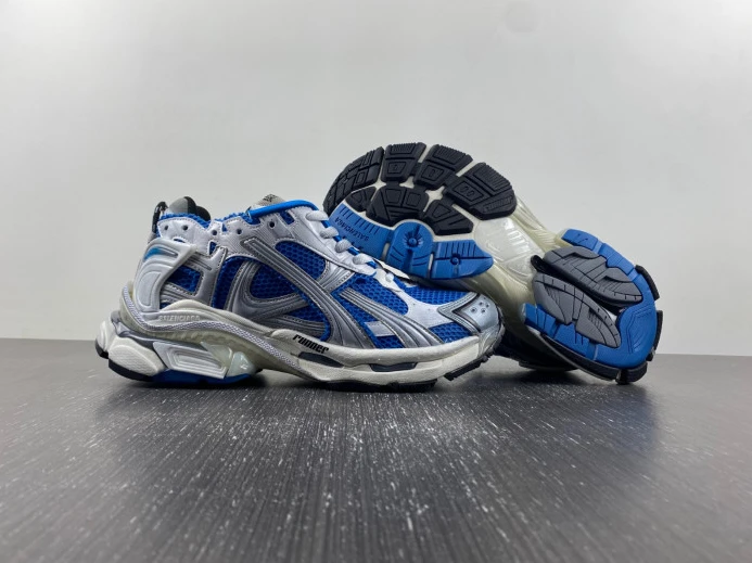 Affordable BLCG RUNNER SNEAKER 772774 W3RBW 2672