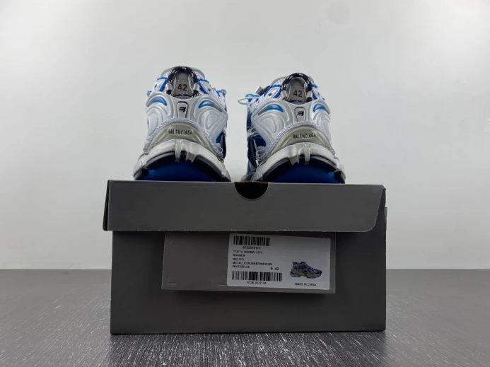 Affordable BLCG RUNNER SNEAKER 772774 W3RBW 2672