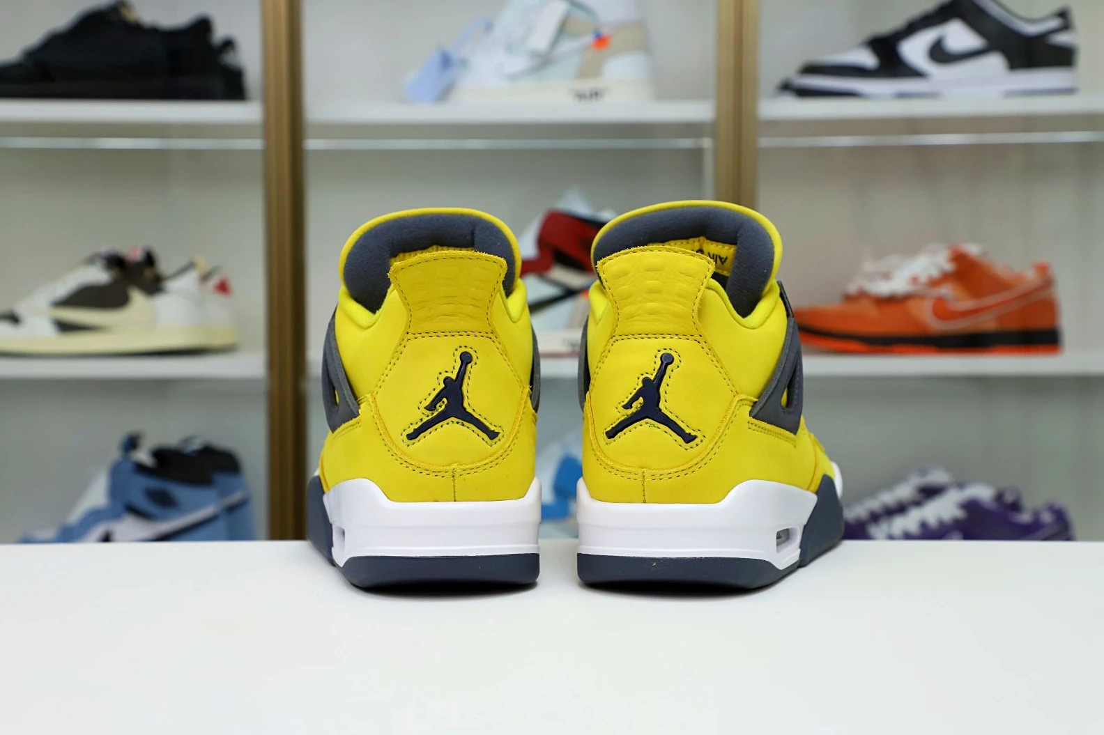 Affordable Kimikick AIR JORDAN AIR JORDAN 4 RETRO 'LIGHTNING' 1992
