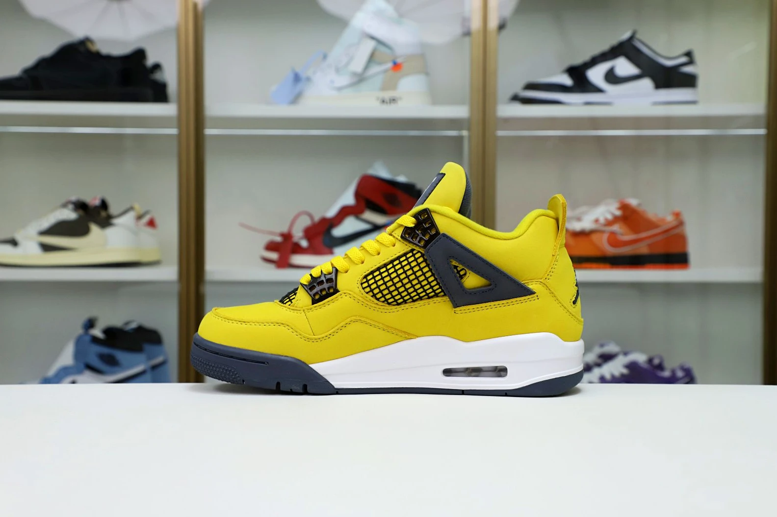 Affordable Kimikick AIR JORDAN AIR JORDAN 4 RETRO 'LIGHTNING' 1992