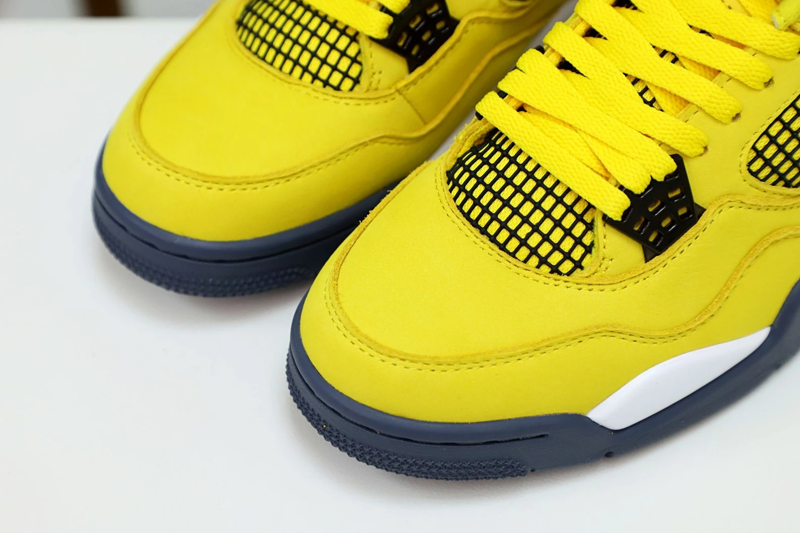 Affordable Kimikick AIR JORDAN AIR JORDAN 4 RETRO 'LIGHTNING' 1992