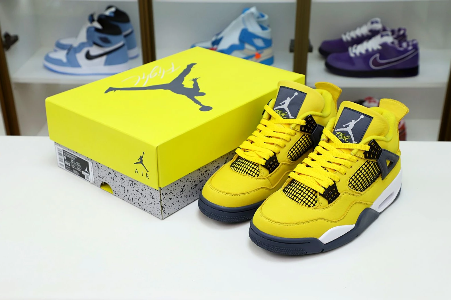 Affordable Kimikick AIR JORDAN AIR JORDAN 4 RETRO 'LIGHTNING' 1992