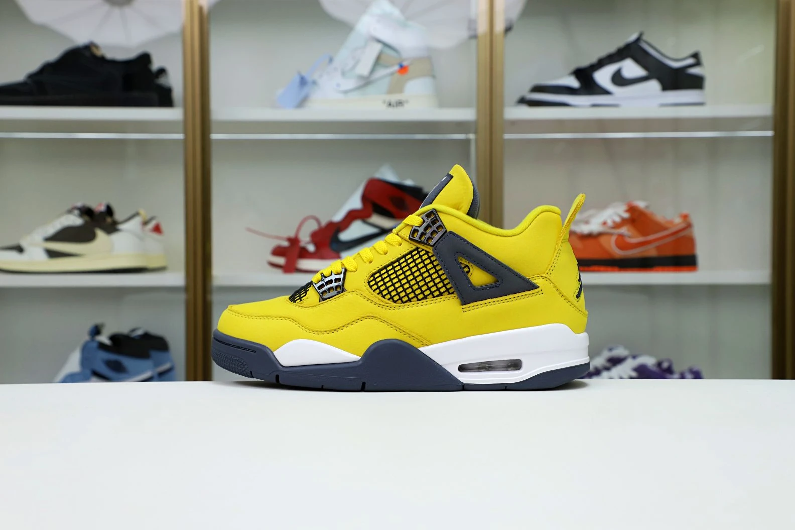 Affordable Kimikick AIR JORDAN AIR JORDAN 4 RETRO 'LIGHTNING' 1992