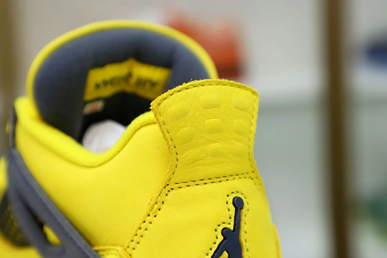 Affordable Kimikick AIR JORDAN AIR JORDAN 4 RETRO 'LIGHTNING' 1992