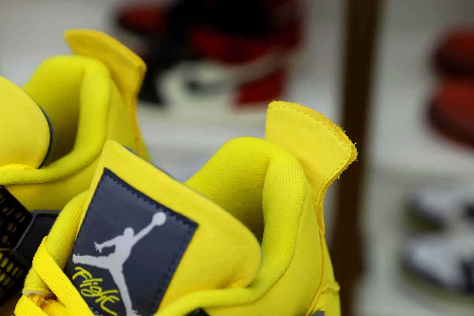 Affordable Kimikick AIR JORDAN AIR JORDAN 4 RETRO 'LIGHTNING' 1992