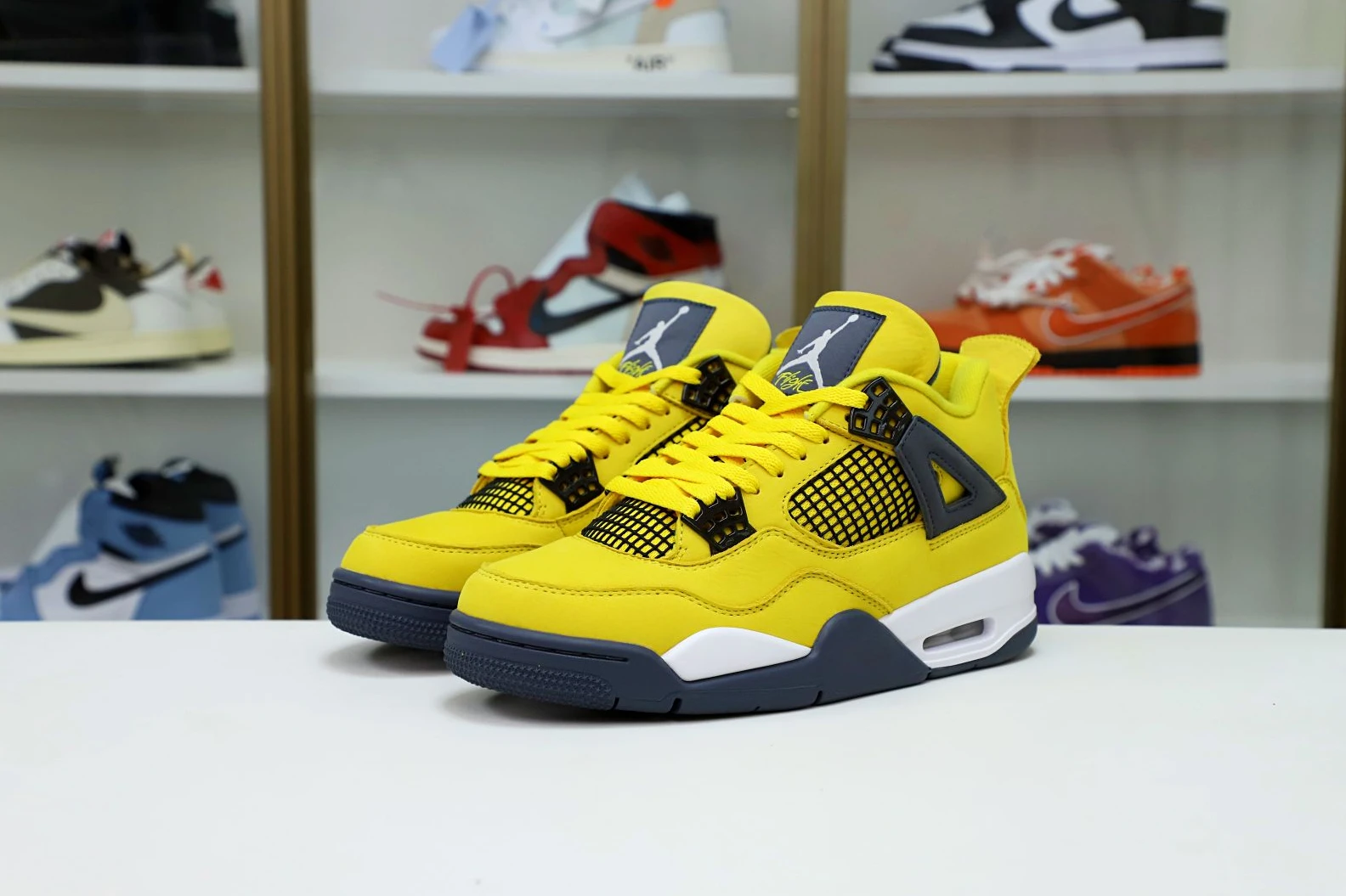 Affordable Kimikick AIR JORDAN AIR JORDAN 4 RETRO 'LIGHTNING' 1992