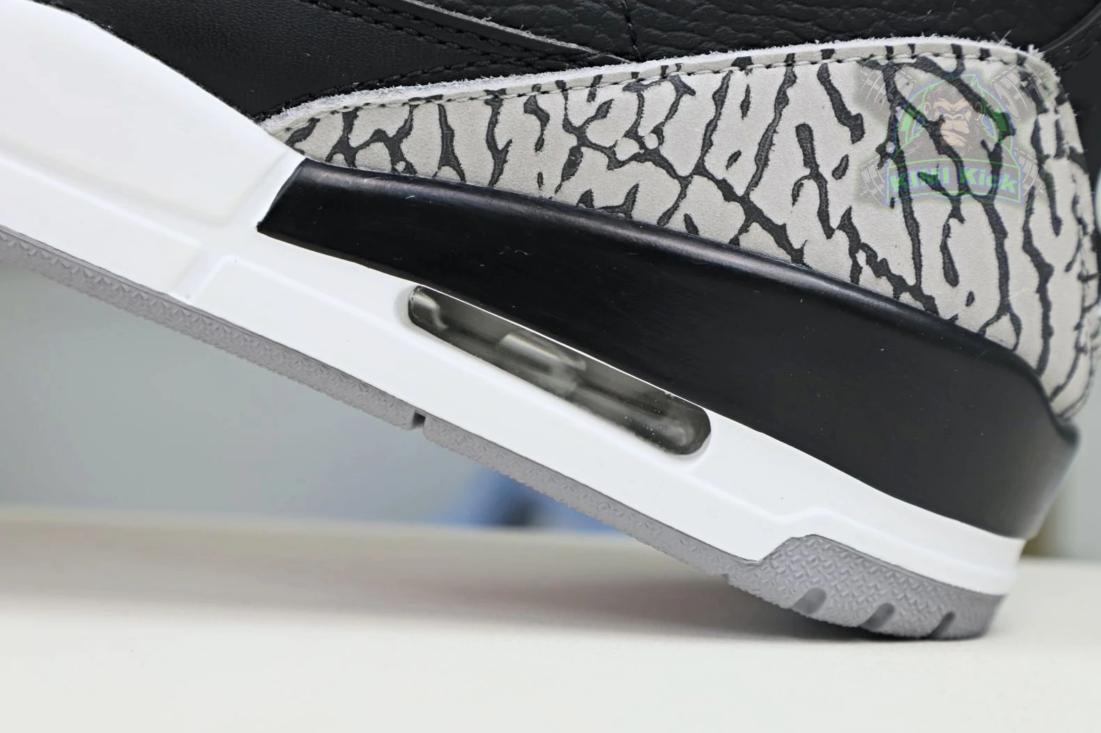 Affordable Kimikick Jordan Air Jordan 3 retro blackcement  2018（854262-001） 1899
