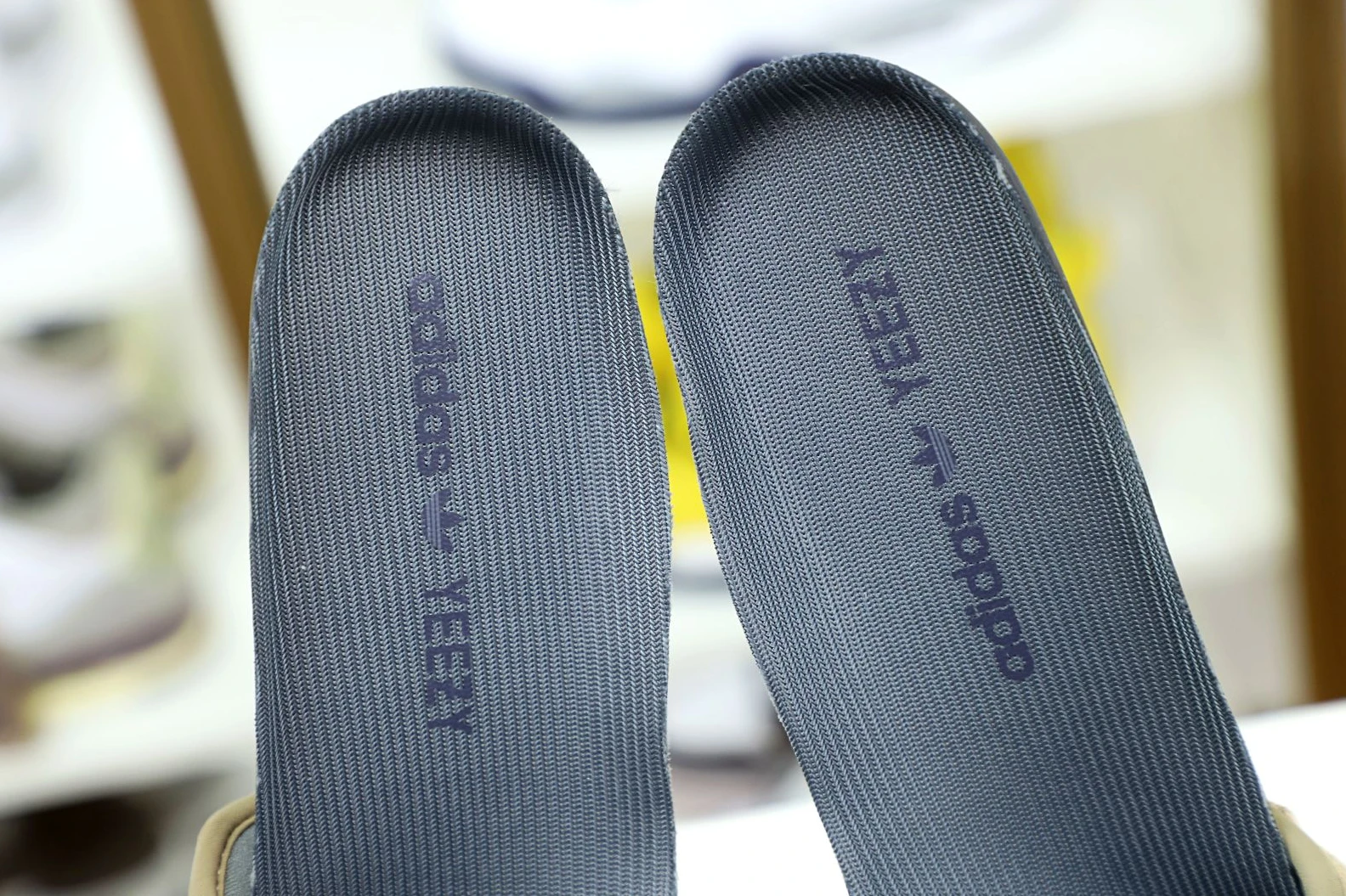Affordable Kimikick YEEZY BOOST 350 V2 'EARTH' 32