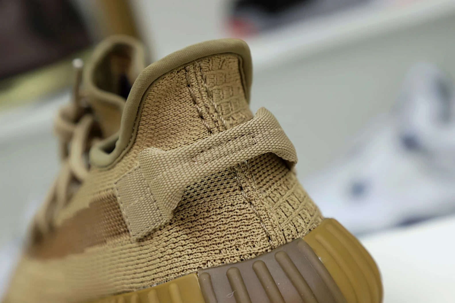Affordable Kimikick YEEZY BOOST 350 V2 'EARTH' 32