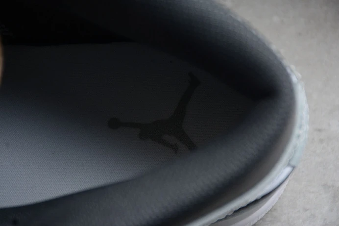 Affordable air jordan 1 mid light smoke grey 554724- 1667