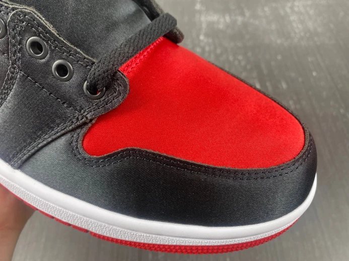 Air Jordan 1 High OG WMNS Satin Bred FD4810- UrbanStyle 752