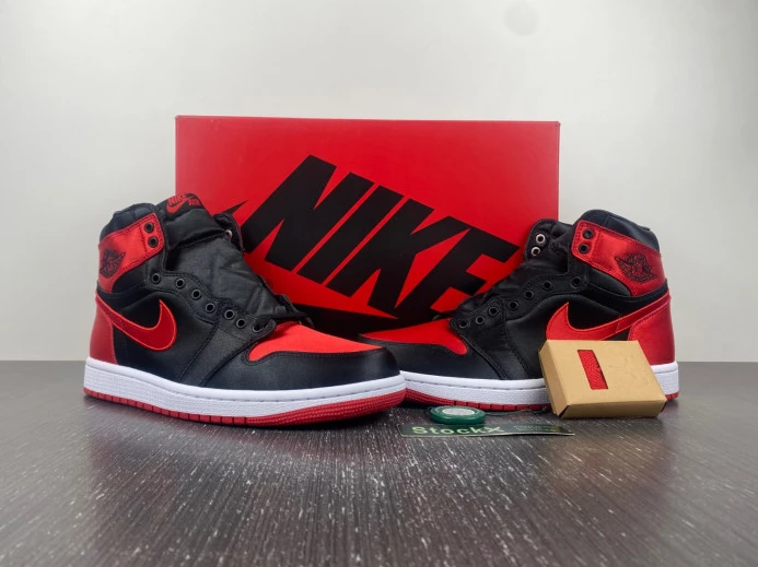 Air Jordan 1 High OG WMNS Satin Bred FD4810- UrbanStyle 752